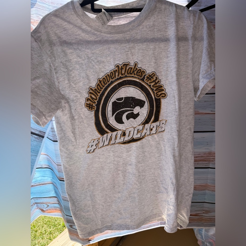Gildan‎ Gray Wildcats Graphic Tee